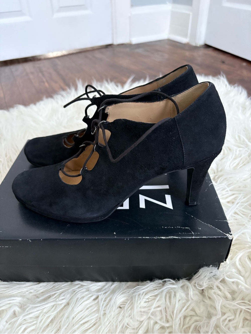 Naturalizer Macie Black Suede Lace-Up Heels Size 10.5